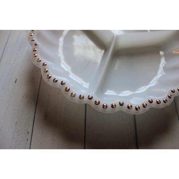 Milk Glass Platter - Picture 6 of 10